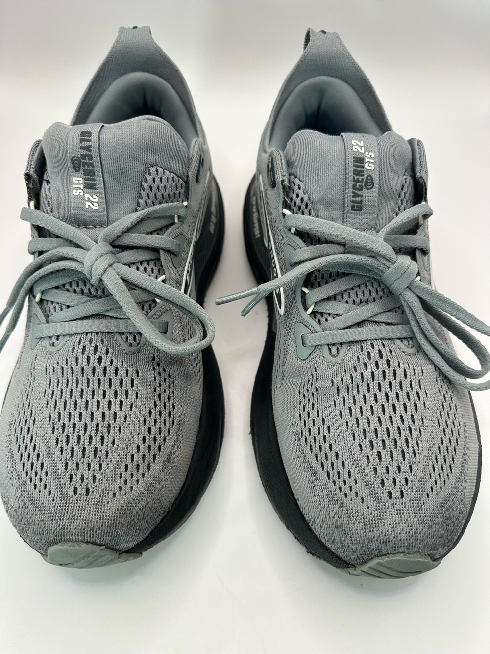Brooks Glycerin 22 Grey Men's Running Sneakers with Black Sole - Picture 4 of 8